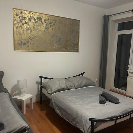 Plaza De Luxe Apartamento Bratislava Exterior foto